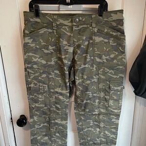Faded Glory Green Camouflage Pants